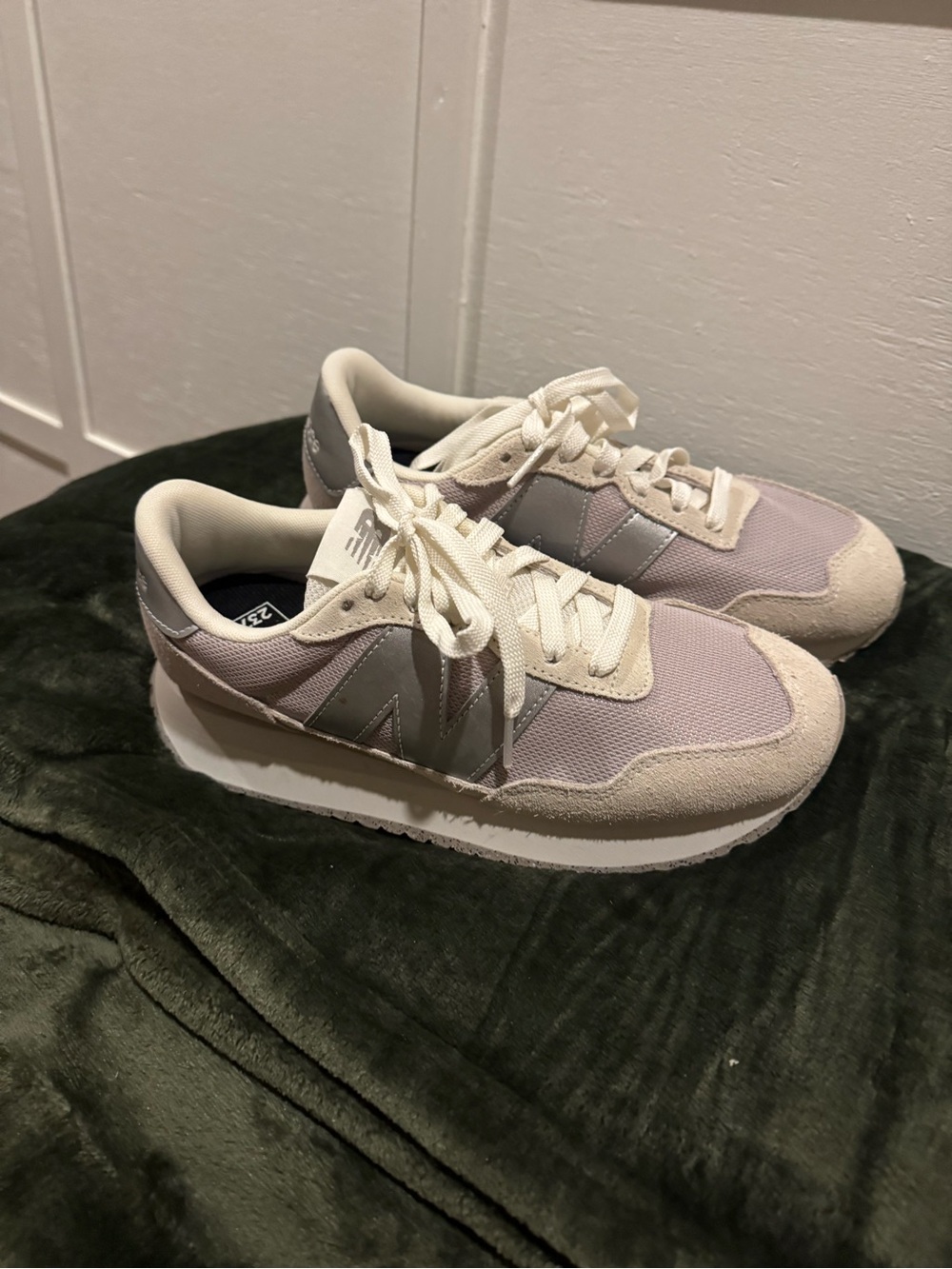 New Balance 236 Sneakers **NEW W/O TAGS!!